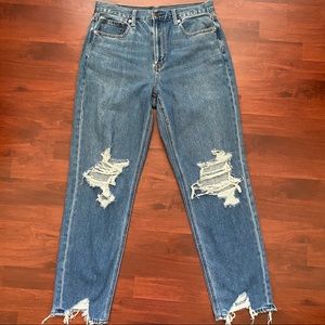 American Eagle Ripped Mom/Boyfriend Jeans